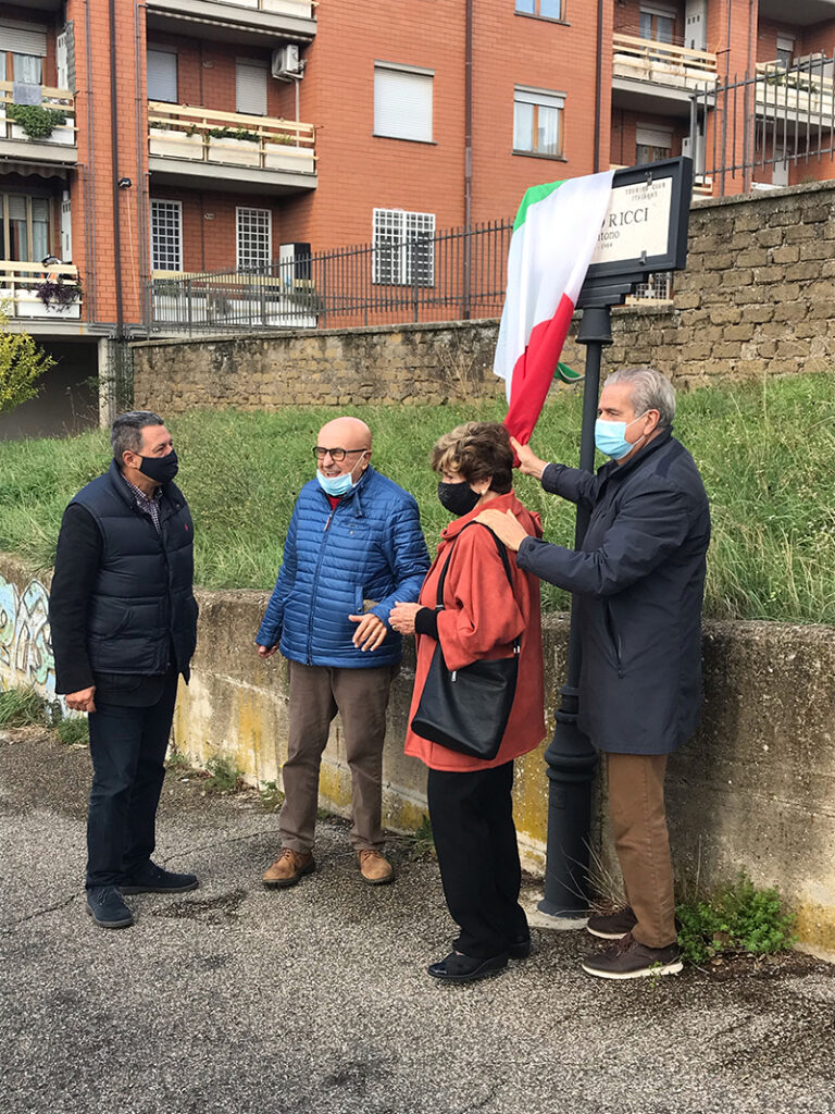 Scoprimento della targa nella via di Viterbo a lui dedicata