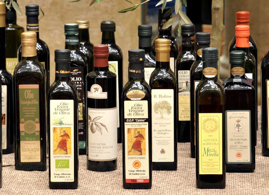 Prodotti tipici della Tuscia in vetrina al Caffè Schenardi