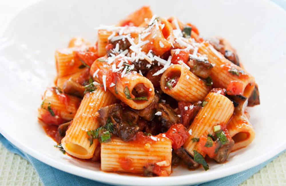 Pasta fredda alla Norma, la ricetta veloce di Ferragosto