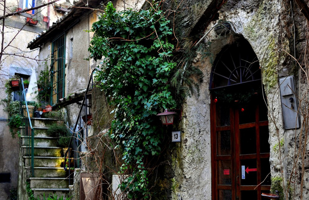 Ferragosto a Calcata è Calcatronica e magia di eventi