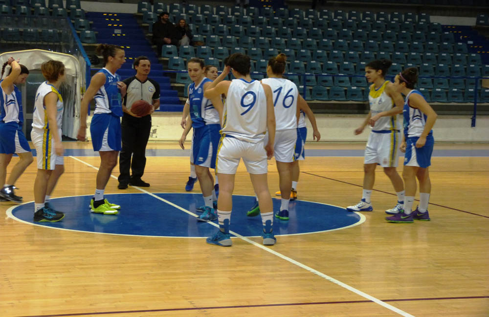 Defensor a gonfie vele supera Civitanova Marche