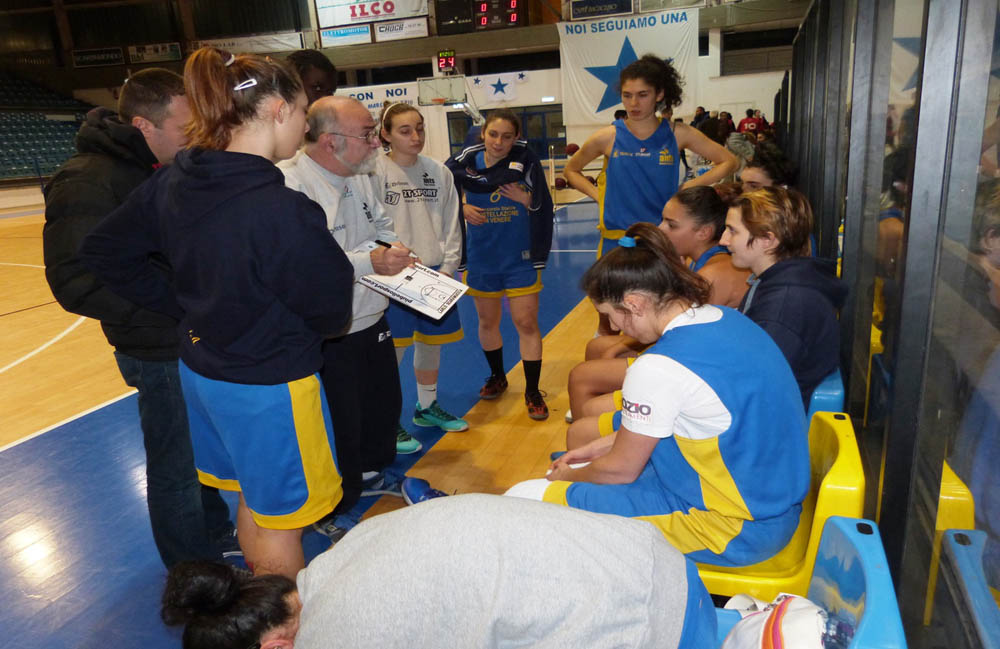 La Defensor soffre ma alla fine la spunta su Salerno