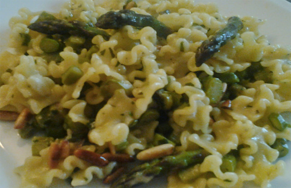Mafalde con salsiccia asparagi e zafferano