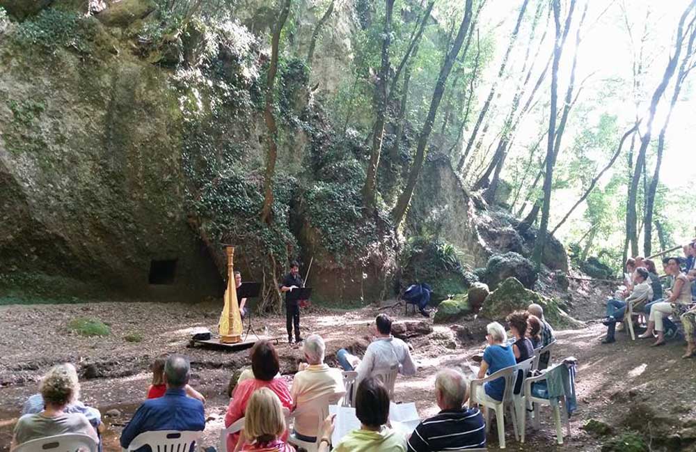 Eremo Poggio del Conte: risuonano le note di arpa e violino