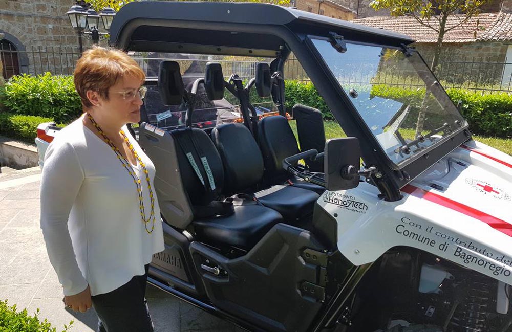 Civita: l’assessore regionale Visini  presenta il nuovo mezzo per i disabili