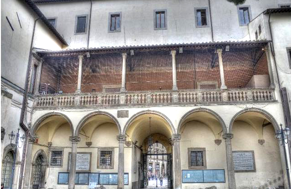 cortile palazzo dei priori