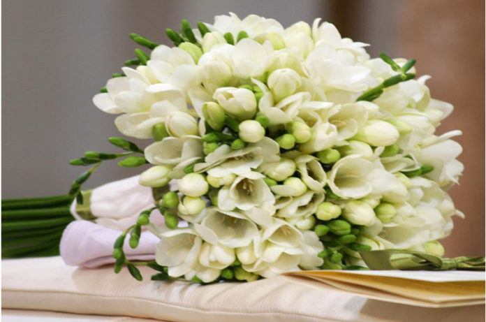 bouqet di giugnio con le fresie