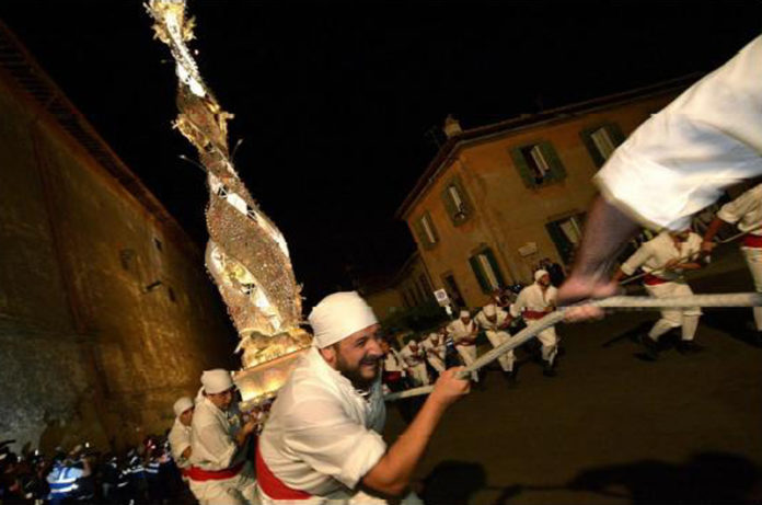Macchina di Santa Rosa con le Grandi Macchine a Spalla