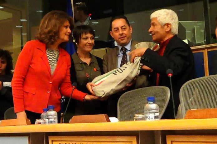 Paolo Bianchini di Alveare Per il Sociale al Parlamento Europeo con Onorevole Silvia Costa