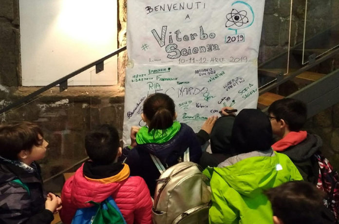 la firma degli studenti1