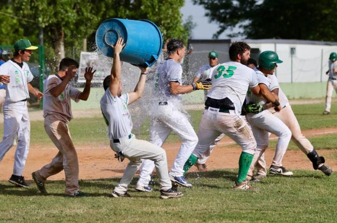 2 partita_8a7_si festeggia