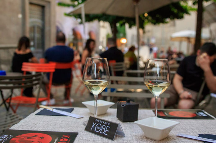 locali aperti a viterbo a ferragosto