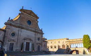 Alla scoperta del Colle del Duomo di Viterbo con apertura speciale delle antiche Scuderie papali polo monumentale colle del duomo