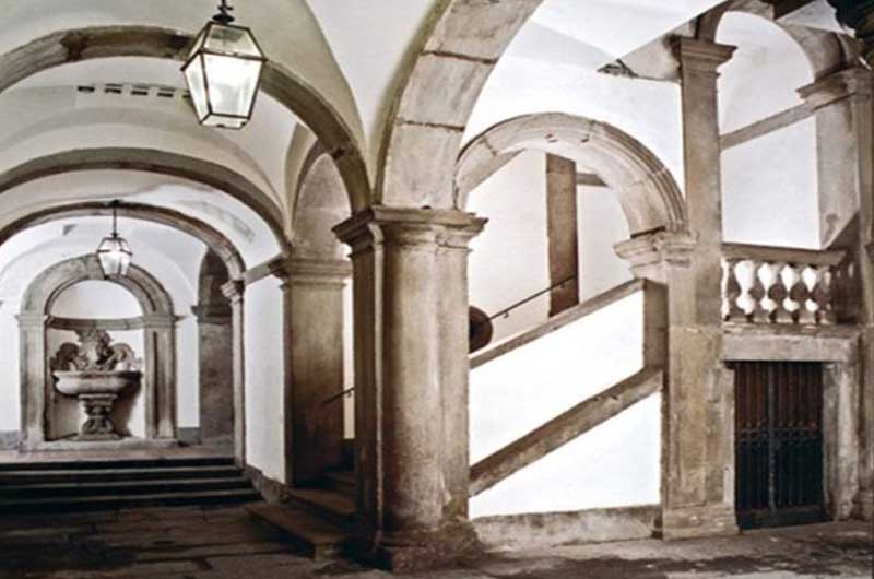 viterbo_palazzo_brugiotti_ingresso