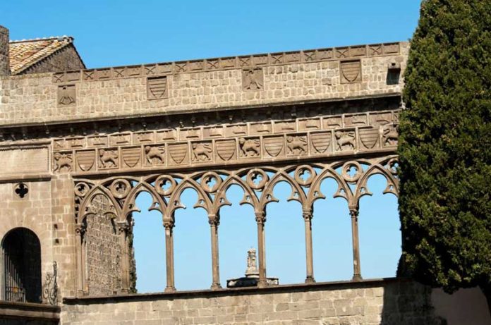 3_bis_viterbo_loggia_palazzo_papale_dettaglio_fotodifabrizioardito