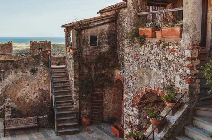 capalbio piazza magenta @giuliarinaldi20