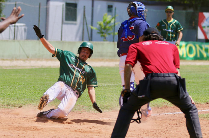Riccardo Gentili scivola a casa base