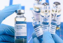 Vaccini, dalla mezzanotte del 14 maggio prenotazioni per 52 e 53enni