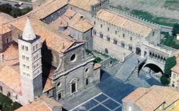I riflettori di Uno Mattina Estate puntati su Santa Rosa, Viterbo e Villa Lante vista-dallalto-della-piazza-s-lorenzo-con-il-palazzo-dei-papi-lapanoramaduomo