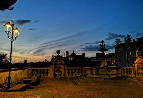 Tramonto viterbese Giardinetti di Palazzo dei Priori foto di Armando Di Marino