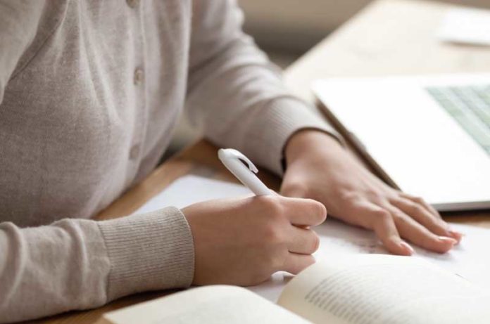 buoni libro studenti lazio togli scritta