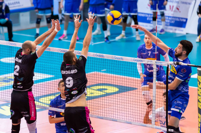 Maury's Com Cavi Tuscania