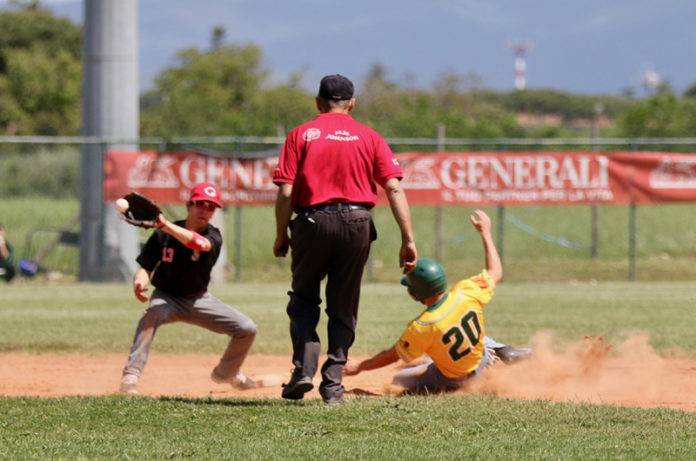 Passarelli scivola in seconda_baseball