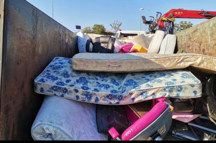 ingombranti raccolta domeniche di agosto ingombranti raccolta