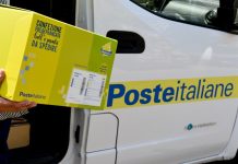 Poste Italiane consegna pacchi