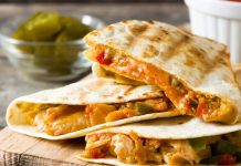 Le quesadillas fritte, il tipico piatto della cucina messicana, una squisitezza sorprendente! cucina e ricette
