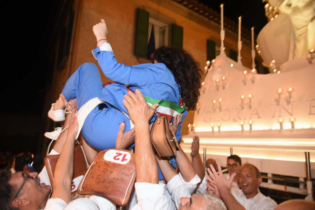 Frontini sollevata dai Facchini