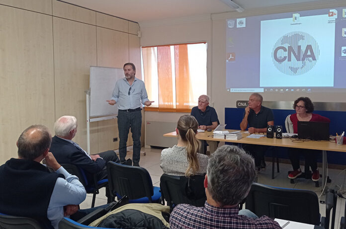 L'incontro al Poggino. L'intervento dell'assessore Aronne. Al tavolo (da sinistra) Marino, Gismondi e Melaragni L'incontro al Poggino