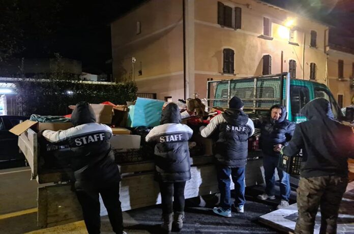 I volontari dell'associazione La corte dei miracoli I volontari dell'associazione La corte dei miracoli