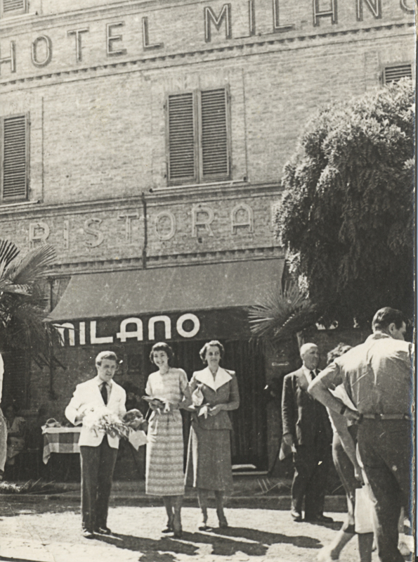 Sorelle Re Costantino Grecia Albergo Milano anni '50