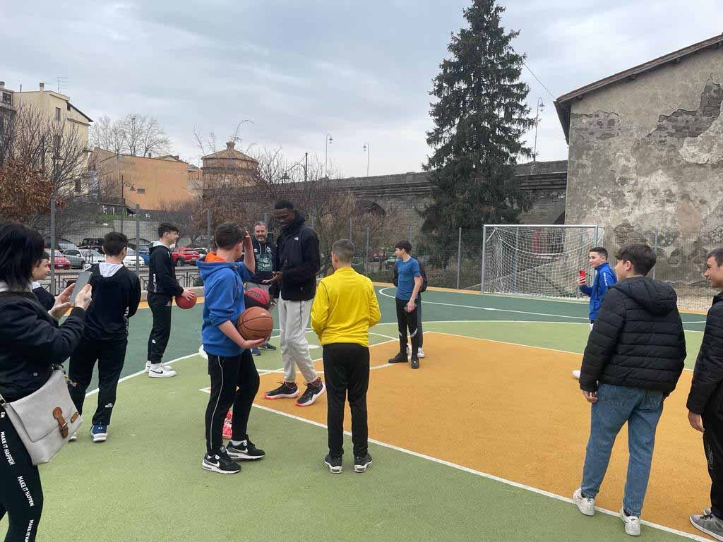 Linton Johnson e i ragazzi