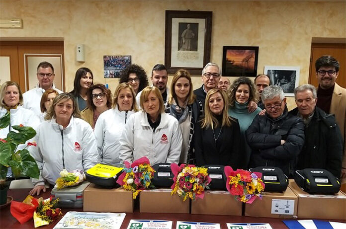 In occasione della festa della donna, Fratelli d’Italia, presso il ristorante Richiastro ha consegnato il premio “Eccellenza Donna” a Monia Achille, Ludovica Delfino e Lucia La Paglia.Le tre protagoniste viterbesi di oggi sono state premiate per aver portato in alto il nome di Viterbo e di tutta la Provincia con il loro lavoro, distinguendosi sia in ambito locale sia nazionale. La pasticciera Monia Achille, la pattinatrice Ludovica Delfino e la scrittrice-modella Lucia La Paglia hanno ricevuto una targa premio, consegnata dalla Responsabile del Dipartimento Tutela Vittime di FdI Serenella Bovi. In occasione della festa della donna, Fratelli d’Italia, presso il ristorante Richiastro ha consegnato il premio “Eccellenza Donna” a Monia Achille, Ludovica Delfino e Lucia La Paglia.Le tre protagoniste viterbesi di oggi sono state premiate per aver portato in alto il nome di Viterbo e di tutta la Provincia con il loro lavoro, distinguendosi sia in ambito locale sia nazionale. La pasticciera Monia Achille, la pattinatrice Ludovica Delfino e la scrittrice-modella Lucia La Paglia hanno ricevuto una targa premio, consegnata dalla Responsabile del Dipartimento Tutela Vittime di FdI Serenella Bovi.