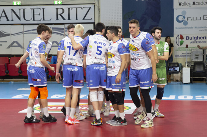 volley Mauri's volley Mauri's