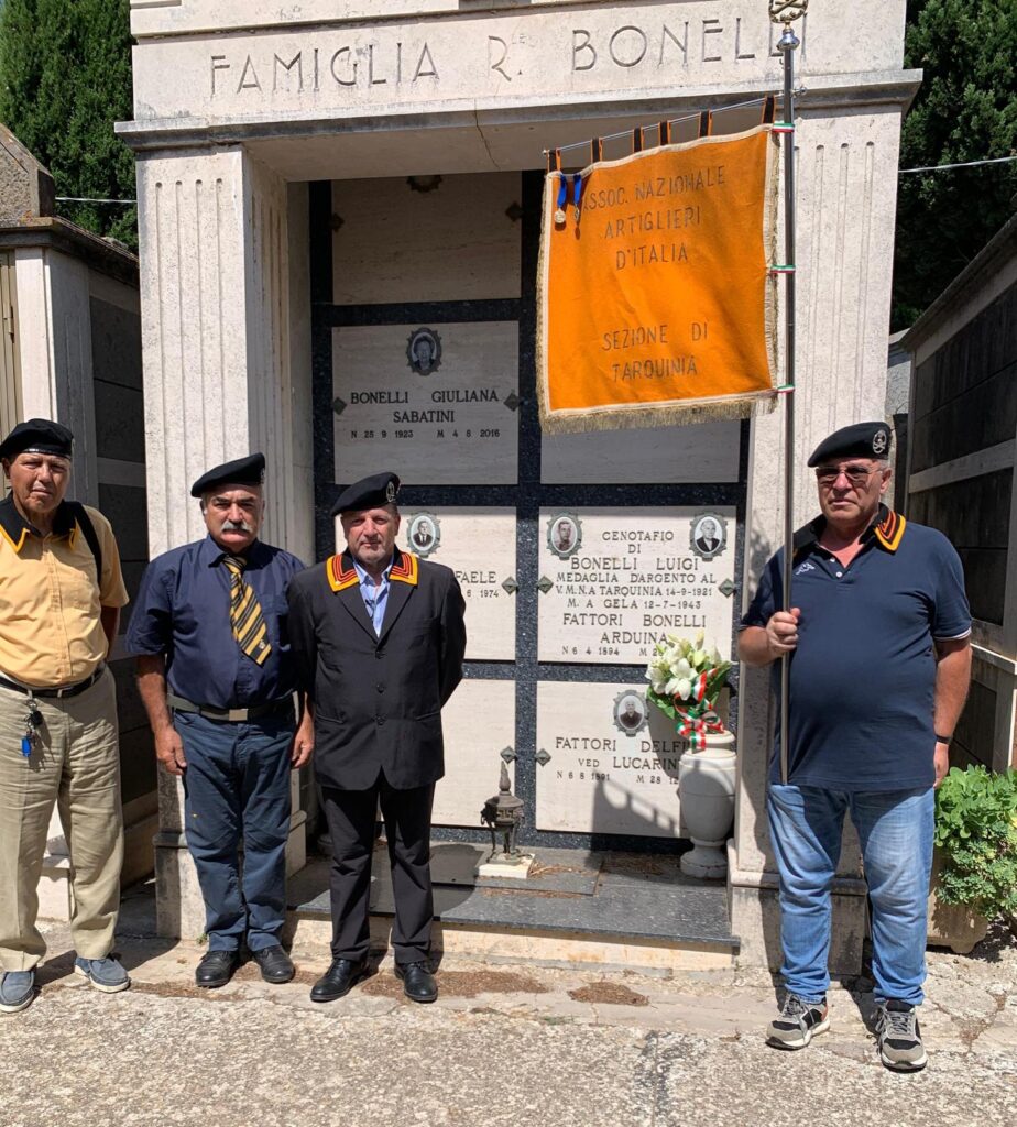 omaggio anarti alla tomba dell'eroe tarquiniese Luigi Bonelli
