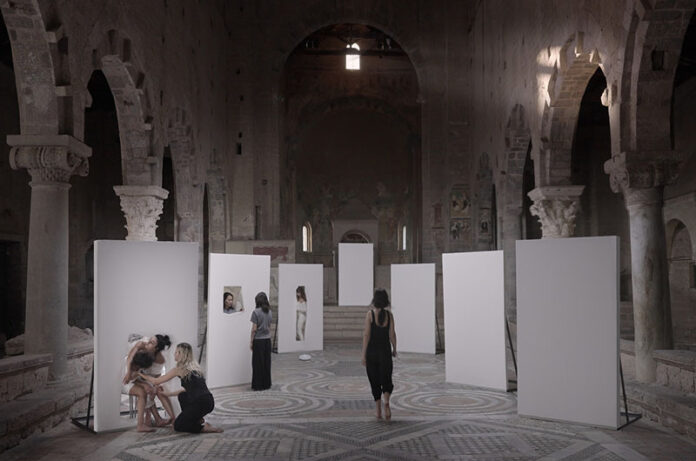 FOTO HELEN CHIESA cover