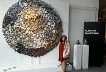 Daniela Lai nell’opera corale di Gianfreda, parte della collezione del Museo delle Ceramiche di Faenza Daniela Lai opera Italia