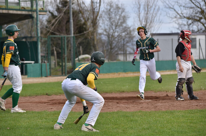 Manzi segna il punto seguito da Tabarrini e Pacchiarelli
