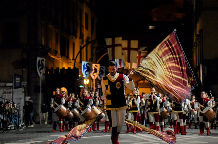 Sbandieratori e Musici della Trinità