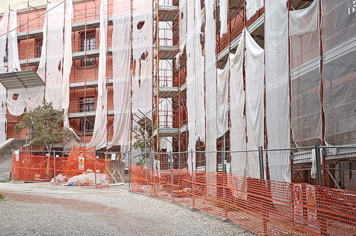 il rosa ha vinto sul cappuccino