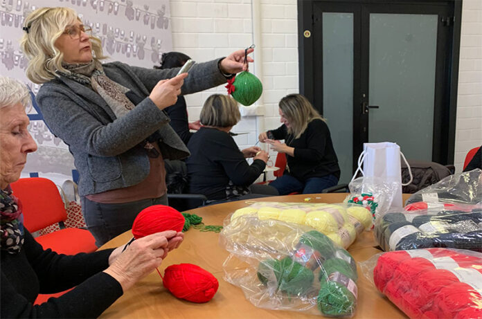 Oncologia laboratorio Yarn Bombing