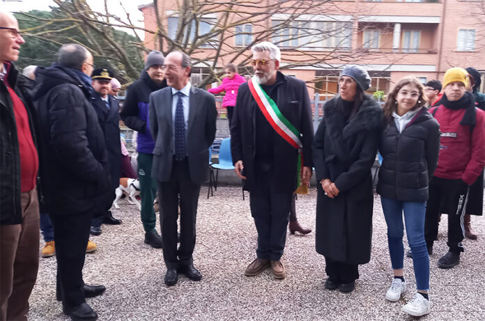 Le autorità presenti alla cerimonia