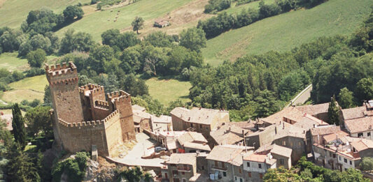 Proceno dall'alto