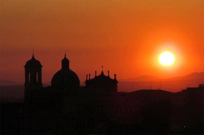 TRAMONTO SULLA CHIESA DELLA SS TRINITA' A VITERBO