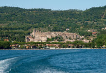 Vent’anni di festival BolsenArte e un cartellone che attraversa opera, jazz, rock sinfonico e musica d’autore Bolsena