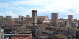 “Tarquinia sottosopra”, passeggiata nel centro storico “Tra storia e memoria” Tarquinia