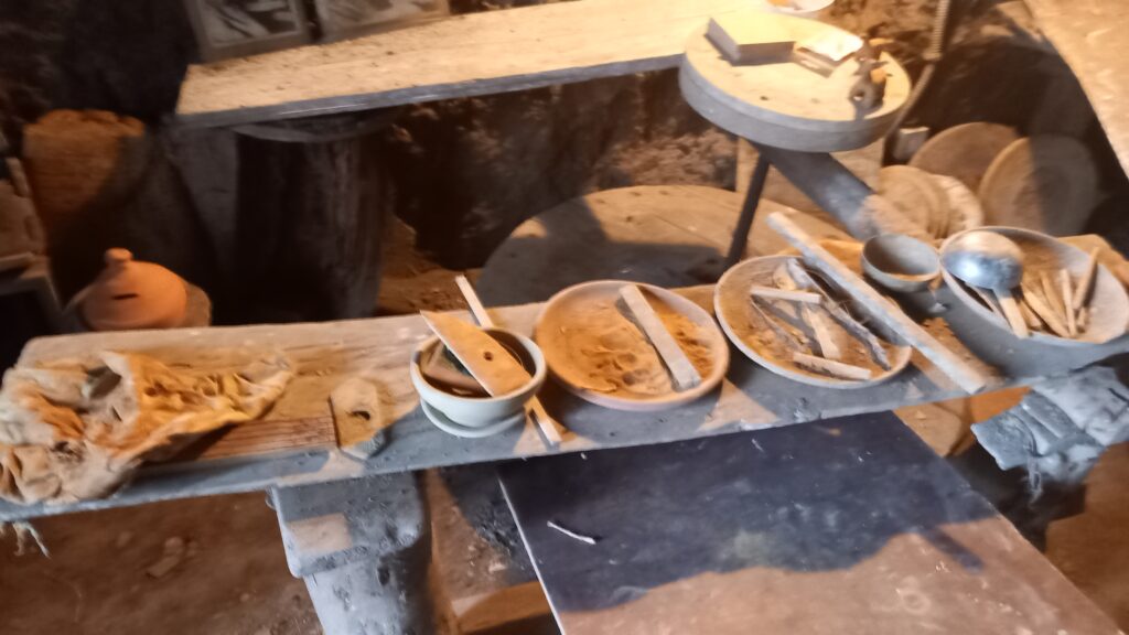 Gli attrezzi e il tornio